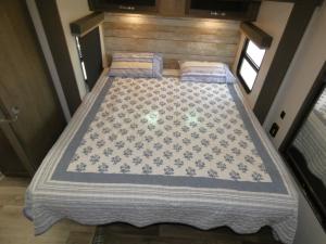 Cougar Half-Ton 30RKD Photo