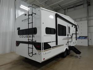 Cougar Half-Ton 23MLE Photo