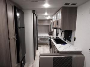 Hideout Sport Double Axle 200RL Photo