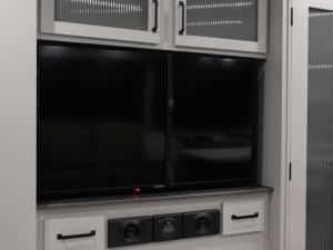 Montana High Country 331RL Photo