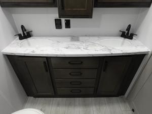 Montana High Country 331RL Photo