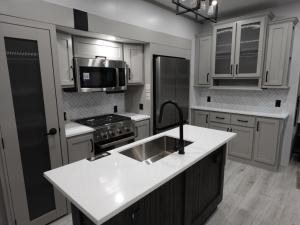 Montana High Country 331RL Photo