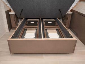 Dutch Star 4325 Photo