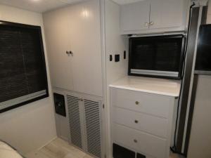 Entourage 340BH Photo