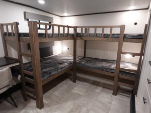 Sanibel 39BUNK Photo