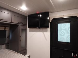 IBEX 16MRJ Photo