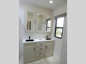 Sanibel 39BUNK Photo