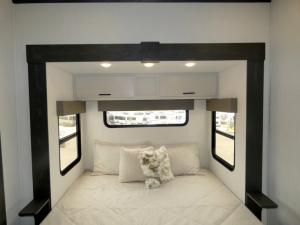 Sanibel 39BUNK Photo