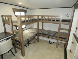 Sanibel 39BUNK Photo