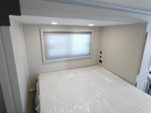 Prism Select 24FSS Photo