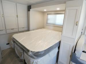 Prism Select 24FSS Photo