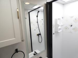 Prism Select 24FSS Photo