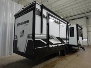 Momentum 399M Photo