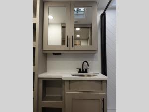 Delta Ultra Lite ML226 Photo