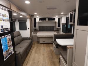 Delta Ultra Lite ML226 Photo