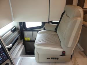 Anthem 44D Photo