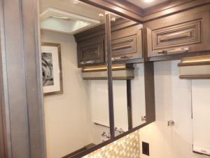 Anthem 44D Photo