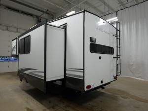 Arcadia Super Lite 242SLMD Photo