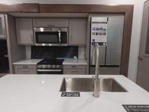 Avenue All-Access 29RL Photo