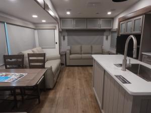 Avenue All-Access 29RL Photo