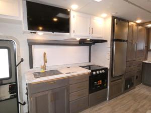 Four Winds Sprinter 24LT Photo