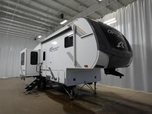 Roamer Light Duty 244RLS Photo