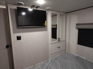 Roamer Light Duty 244RLS Photo