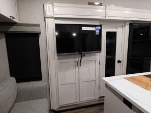 Roamer Light Duty 244RLS Photo