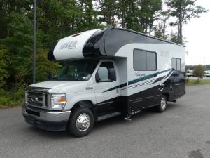 Cross Trail XL 22XG Ford E-350 Photo