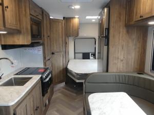 Cross Trail XL 22XG Ford E-350 Photo