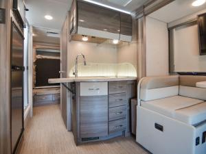 Tiburon Sprinter 24RW Photo