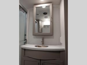 Avenue 33RKS Photo