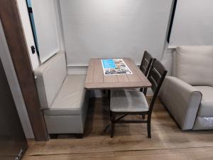 Avenue 33RKS Photo