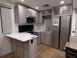 Avenue 33RKS Photo