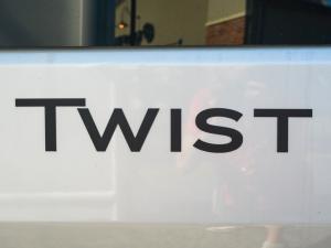 Twist 2JB Photo