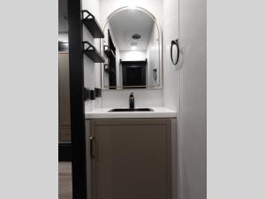 Salem Hemisphere ROOST43 Photo
