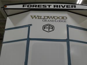 Wildwood Grand Lodge 42VERANDA Photo