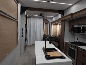 Wildwood Grand Lodge 42VERANDA Photo