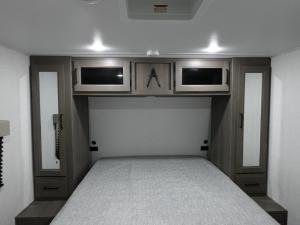 Transcend 245RLT Photo