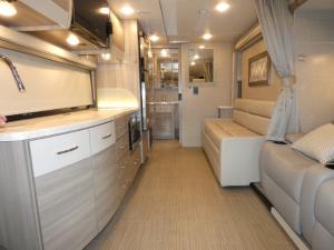 Tiburon Sprinter 24FB Photo