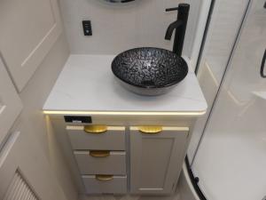 Prism Elite 24MBE Photo