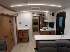 Passport Super Lite 2660RL Photo