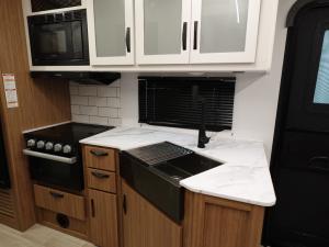 Passport Super Lite 2660RL Photo