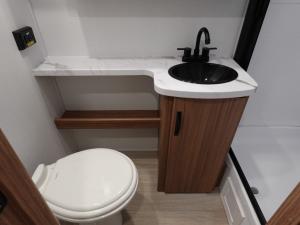 Passport Super Lite 2660RL Photo