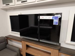 Passport Super Lite 2660RL Photo