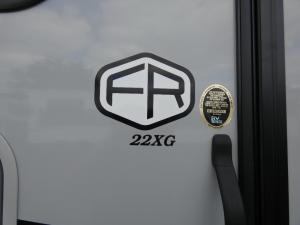 Cross Trail XL 22XG Ford E-350 Photo