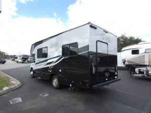 Cross Trail XL 22XG Ford E-350 Photo