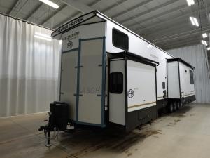 Wildwood Grand Lodge 42VERANDA Photo