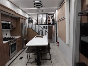 Wildwood Grand Lodge 42VERANDA Photo