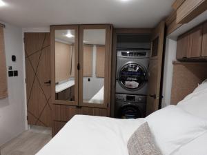 Wildwood Grand Lodge 42VERANDA Photo